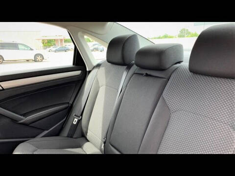 2014 Volkswagen Passat 1.8T S PZEV