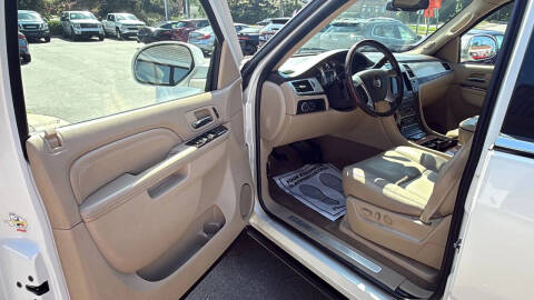 2011 Cadillac Escalade Premium