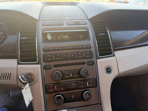 2011 Ford Taurus SEL