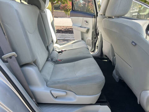 2013 Toyota Prius v Three