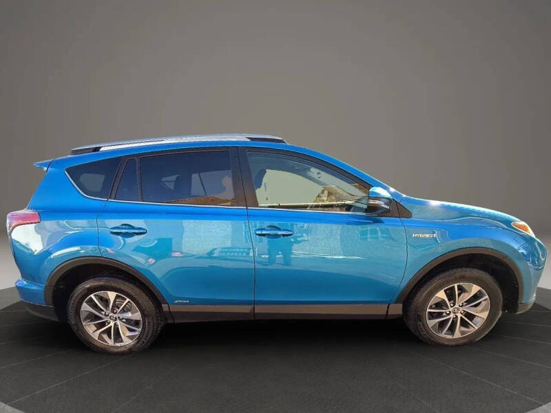 2016 Toyota RAV4 Hybrid XLE