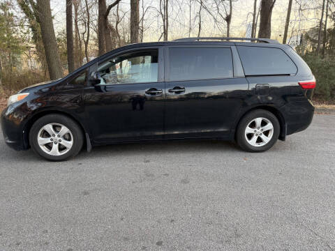 2015 Toyota Sienna LE 8-Passenger
