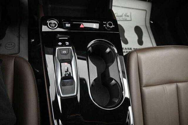 2025 Audi Q6 e-tron quattro Premium Plus
