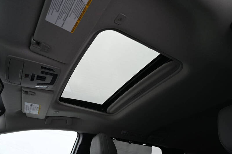 2025 Toyota Sienna XLE 8-Passenger