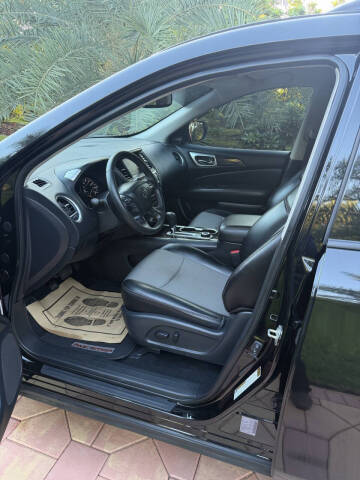 2020 Nissan Pathfinder SV