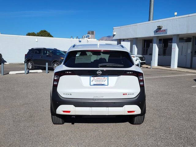 2025 Nissan Kicks SR