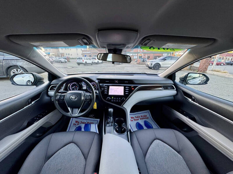 2018 Toyota Camry LE