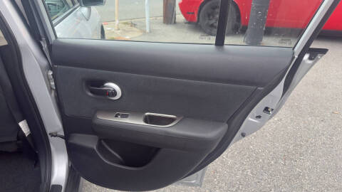 2010 Nissan Versa 1.8 S