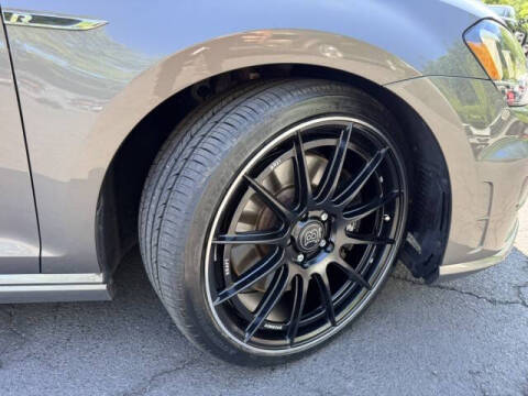 2017 Volkswagen Golf R 4Motion