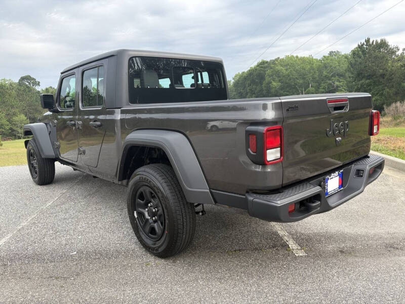 2025 Jeep Gladiator Sport