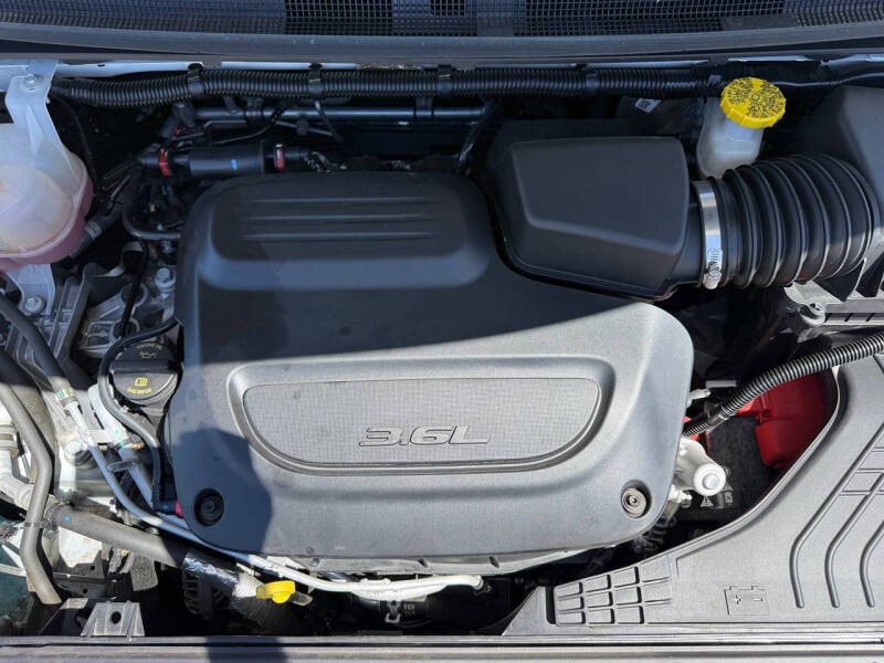 2024 Chrysler Pacifica Touring
