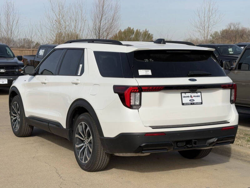 2026 Ford Explorer ST-Line