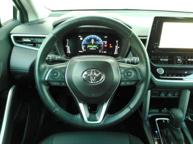2025 Toyota Corolla Cross XLE