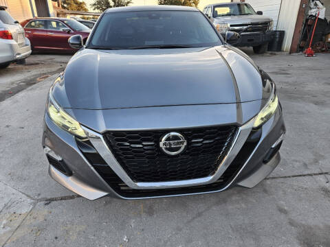 2020 Nissan Altima for sale at Tunniks Global Motors in Houston TX