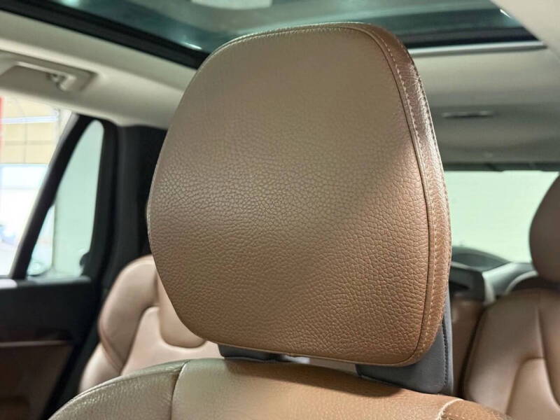 2019 Volvo XC90 T6 Momentum