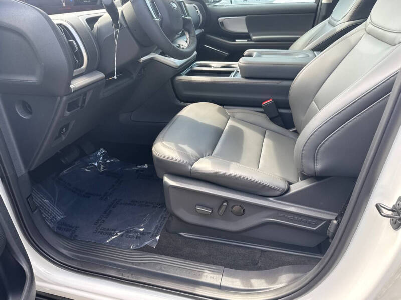 2025 Ford Expedition Active