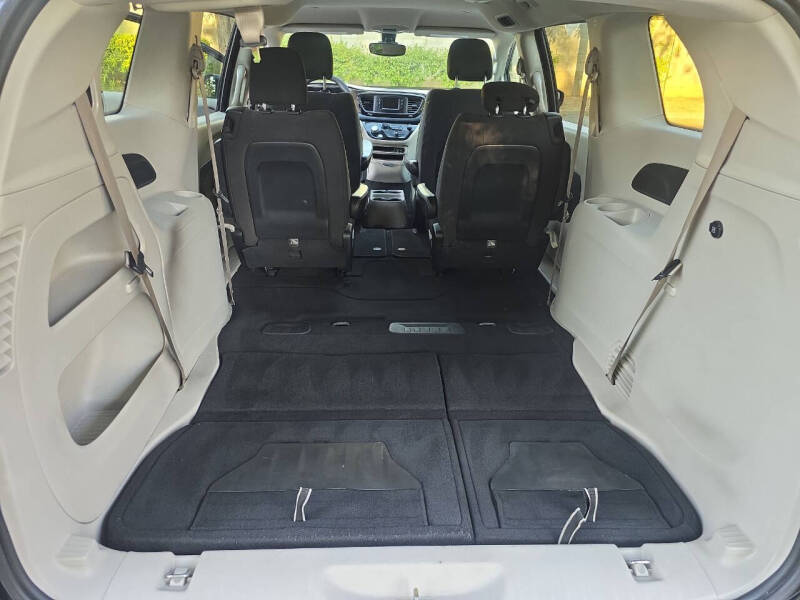 2017 Chrysler Pacifica LX