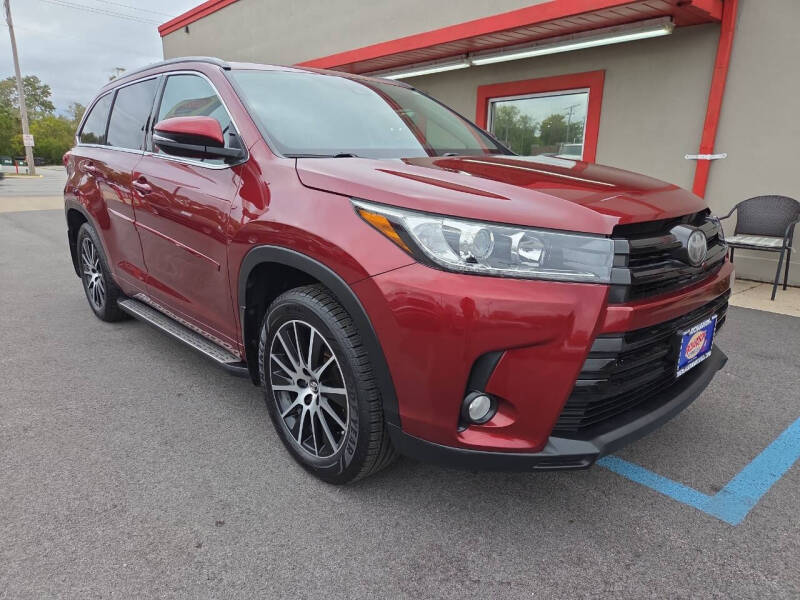 2017 Toyota Highlander SE's photo