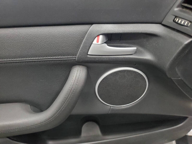 2009 Pontiac G8 Base w/Bluetooth