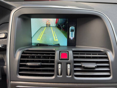 2016 Volvo XC60 T5 Drive-E Platinum