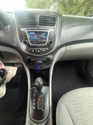 2017 Hyundai Accent SE
