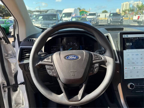 2022 Ford Edge SE