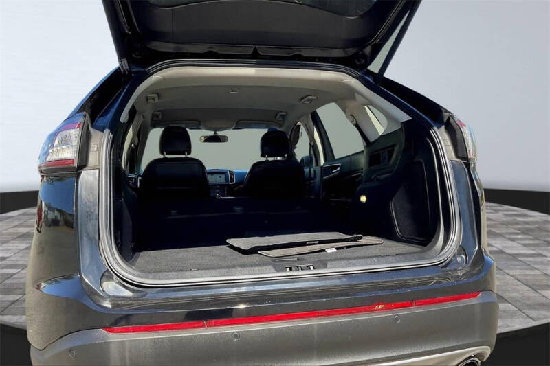 2016 Ford Edge Titanium