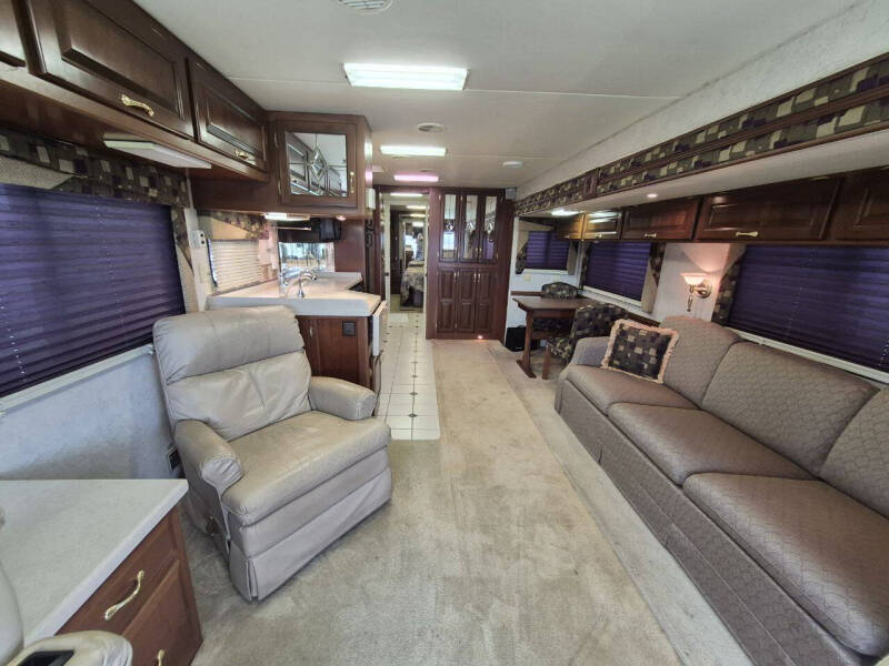2002 Newmar Dutch Star 3852