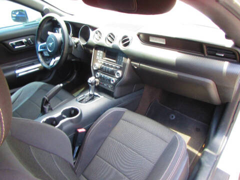 2016 Ford Mustang V6