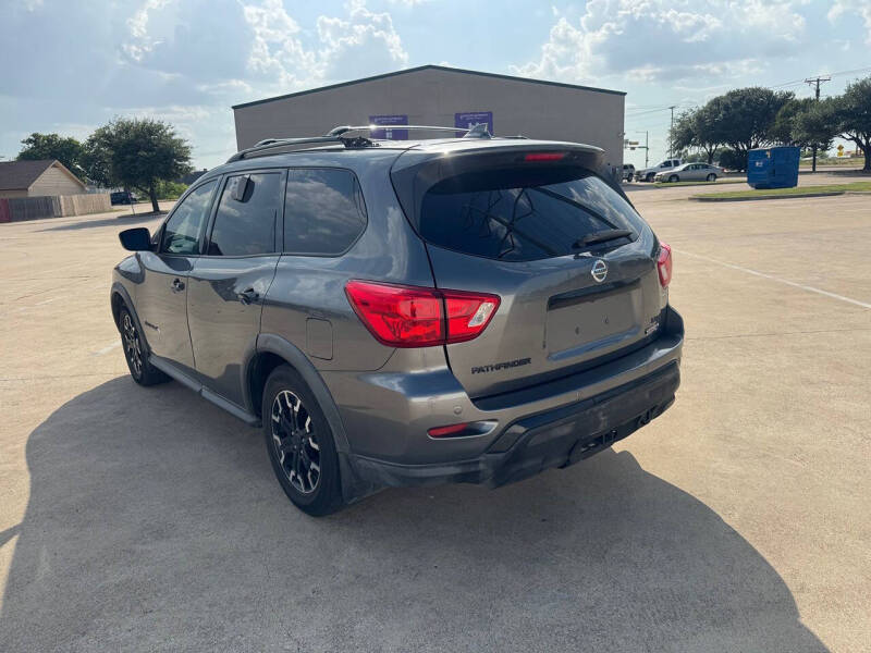 2019 Nissan Pathfinder SV