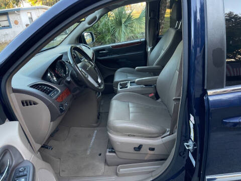 2016 Chrysler Town and Country Touring