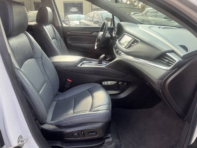 2021 Buick Enclave Essence