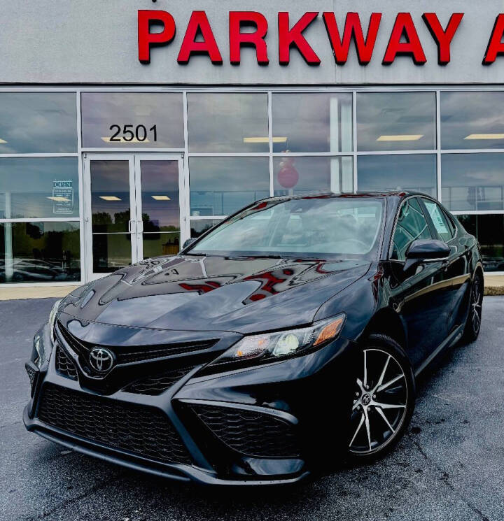 2023 Toyota Camry SE's photo