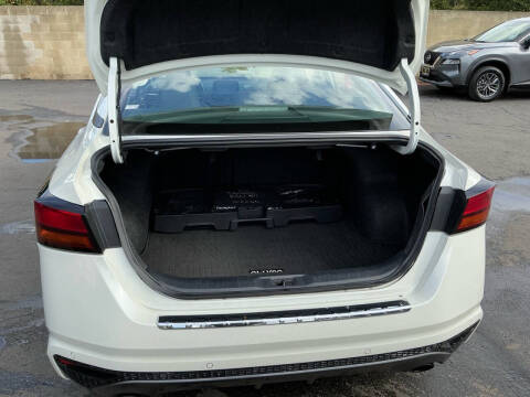 2022 Nissan Altima 2.0 SR