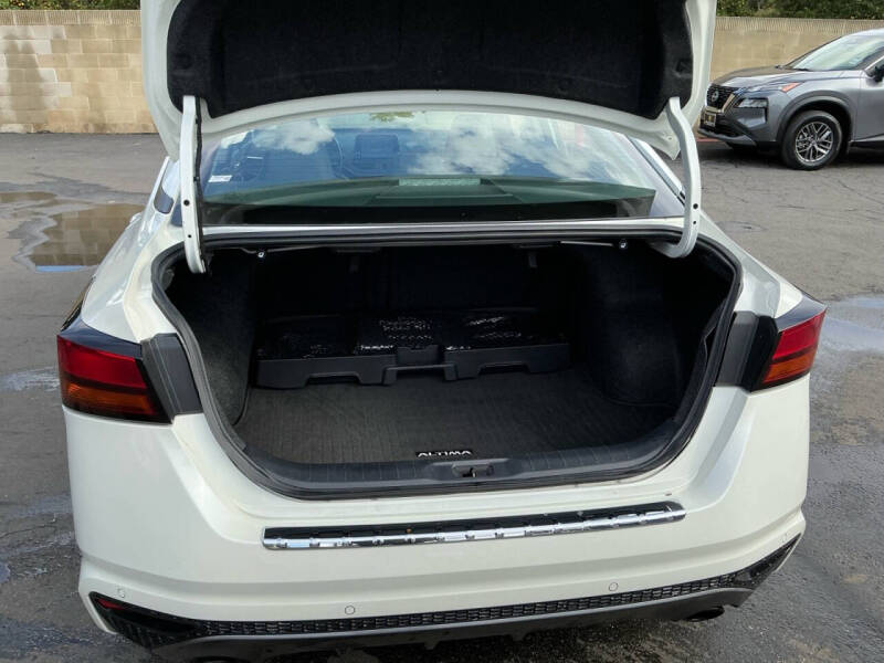 2022 Nissan Altima 2.0 SR