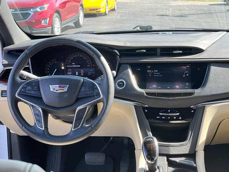 2017 Cadillac XT5 Luxury