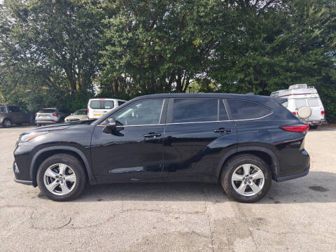 2023 Toyota Highlander LE