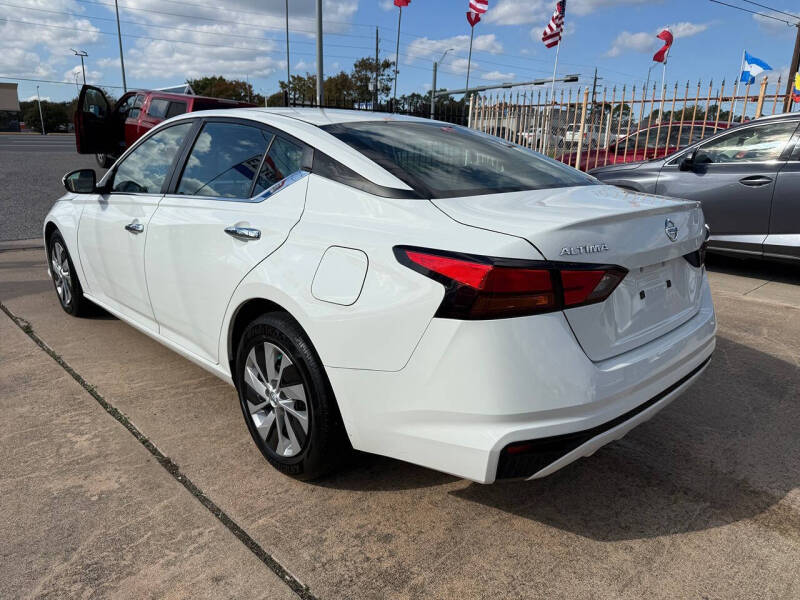 2022 Nissan Altima 2.5 S