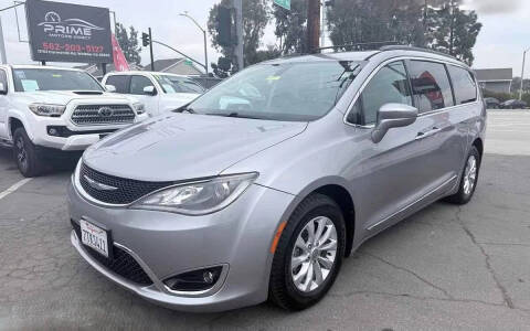 2017 Chrysler Pacifica Touring-L