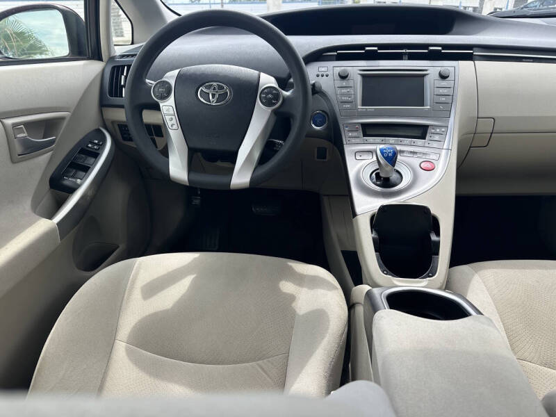 2014 Toyota Prius Three