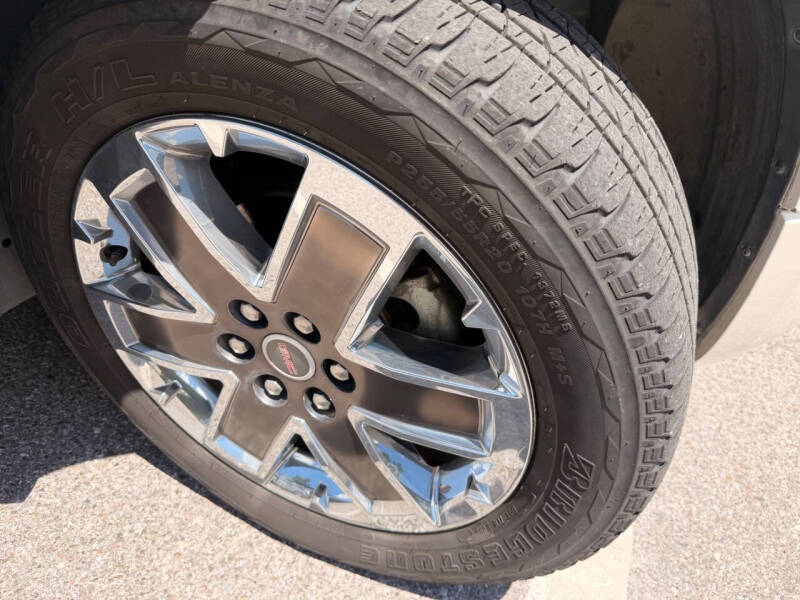 2011 GMC Acadia Denali