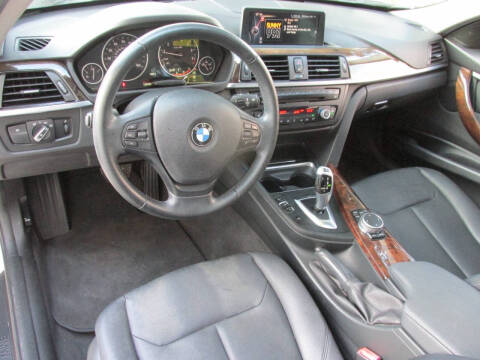 2015 BMW 3 Series 320i