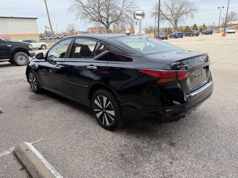 2021 Nissan Altima 2.5 SV