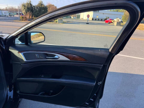 2017 Lincoln MKZ Select