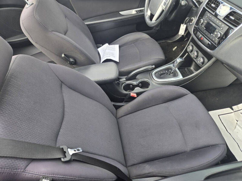 2013 Chrysler 200 Touring