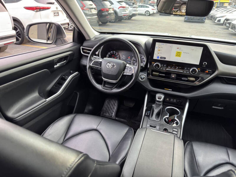 2023 Toyota Highlander XLE