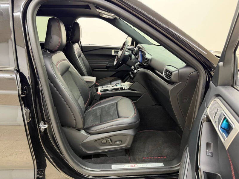 2024 Ford Explorer ST-Line