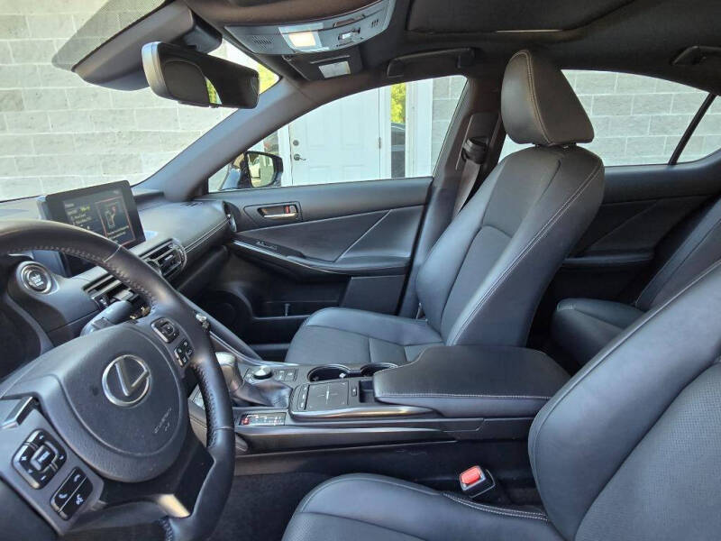 2023 Lexus IS 300