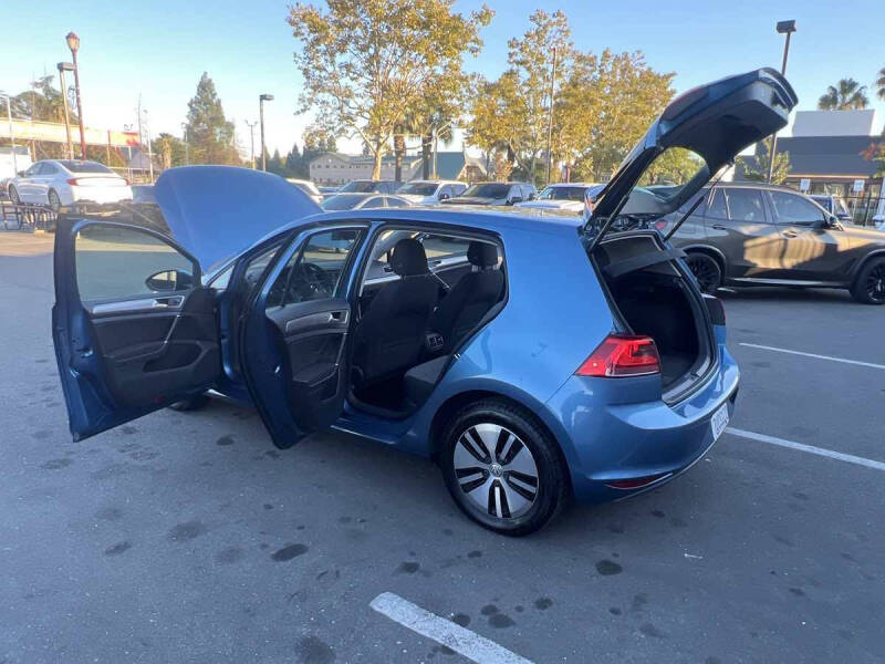 2016 Volkswagen e-Golf SE