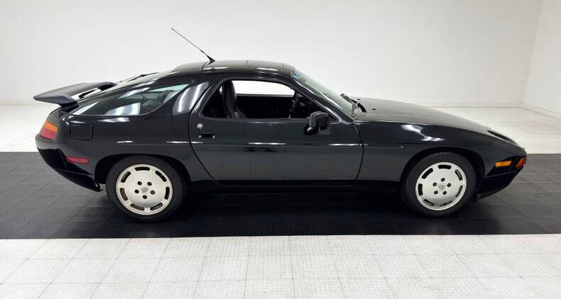 1989 Porsche 928 S4